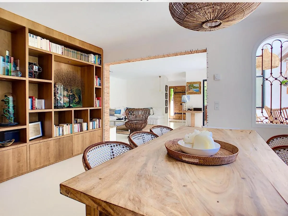 Villa Riviera Cannes 0*,