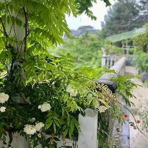 Ananda Huo Homestay Paris
